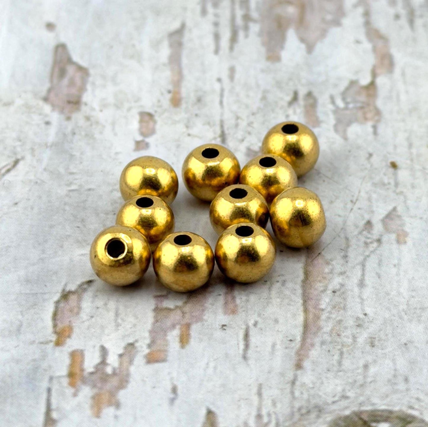 Perles rondes en métal de 6 mm (paquet de 10), plaquées or 18 carats antique - AG550