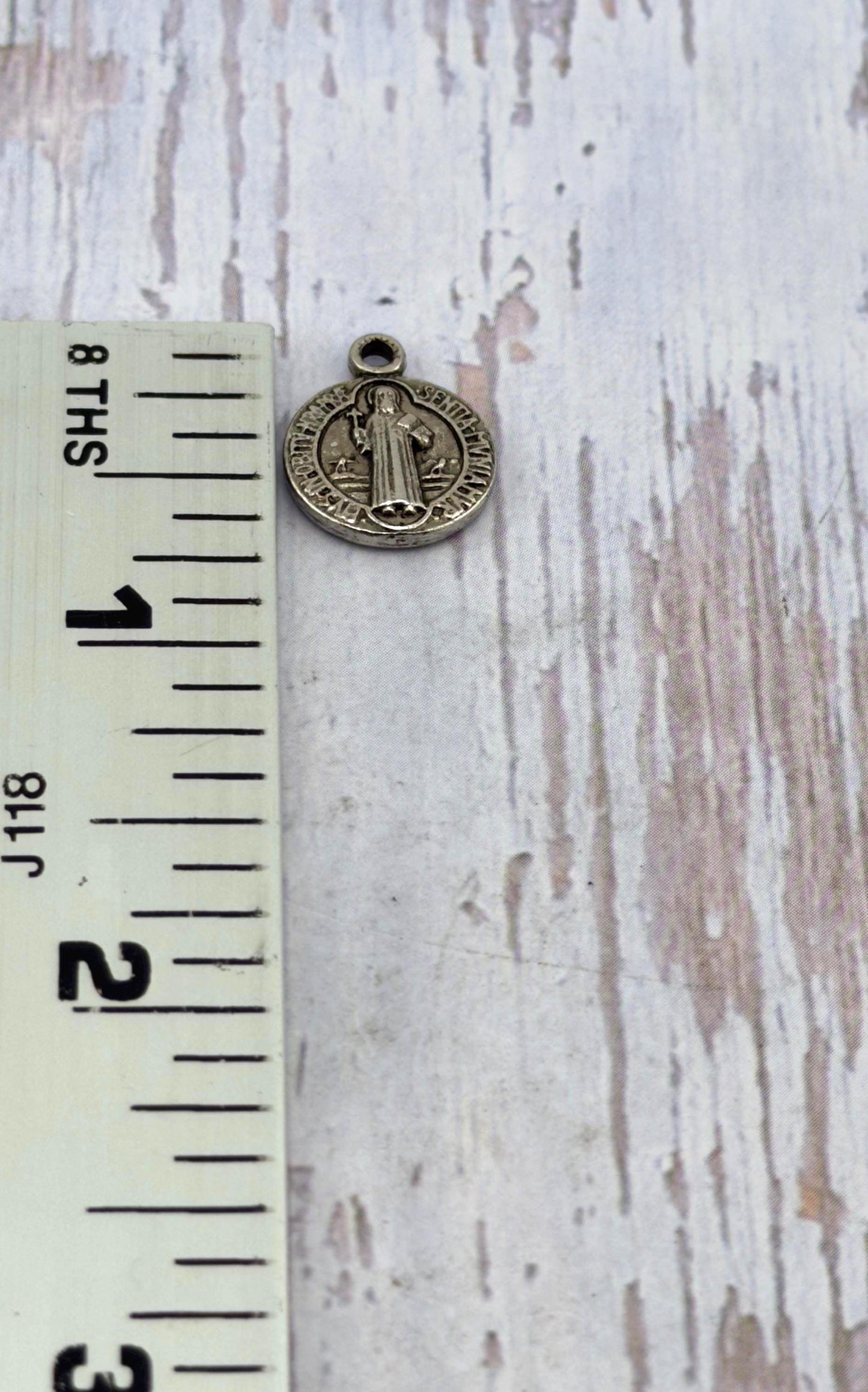 Médaille de Saint Benoît double face, Étain vieilli - PT373