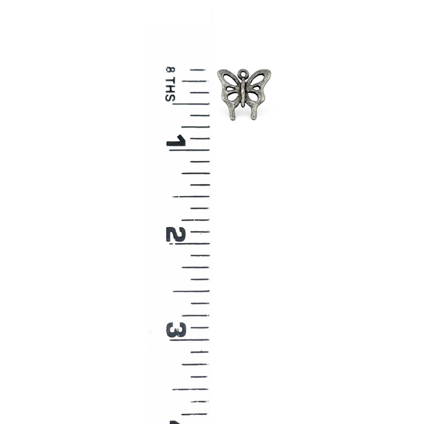 Petit charm papillon artisanal, étain vieilli - PT674