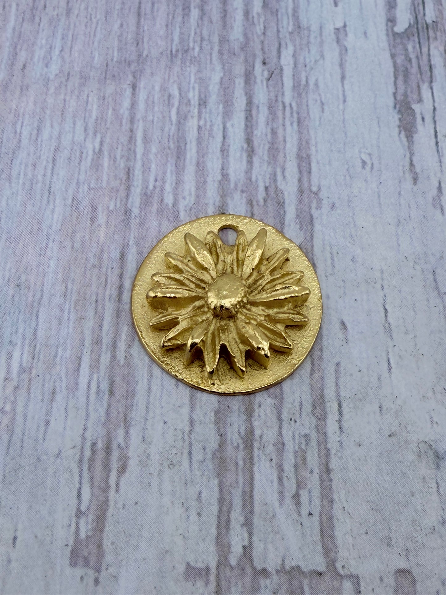 Round Flower Charm, Satin 18k Gold Plated - ST203