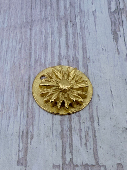 Round Flower Charm, Satin 18k Gold Plated - ST203