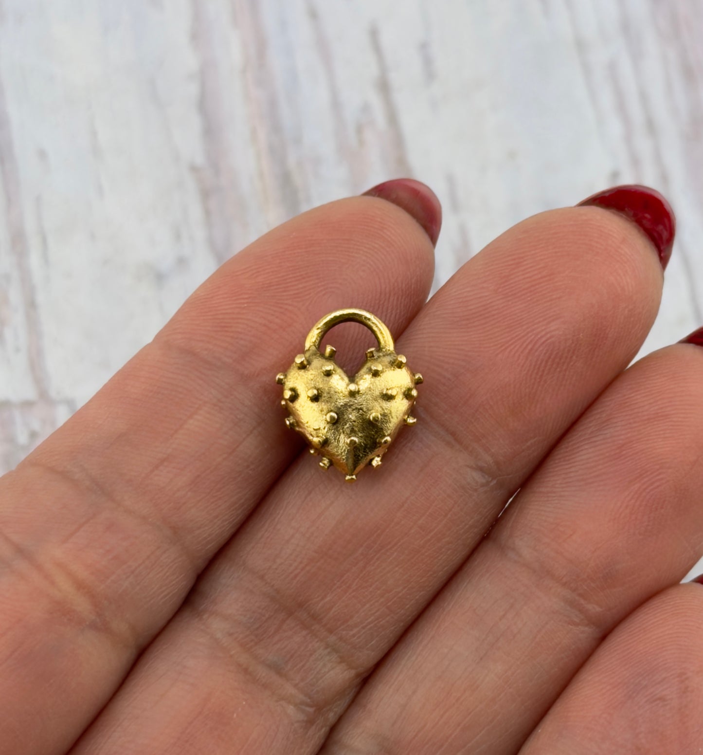 Breloque Cœur Gonflé Pointu, Plaqué Or 18 carats Vieilli - AG016