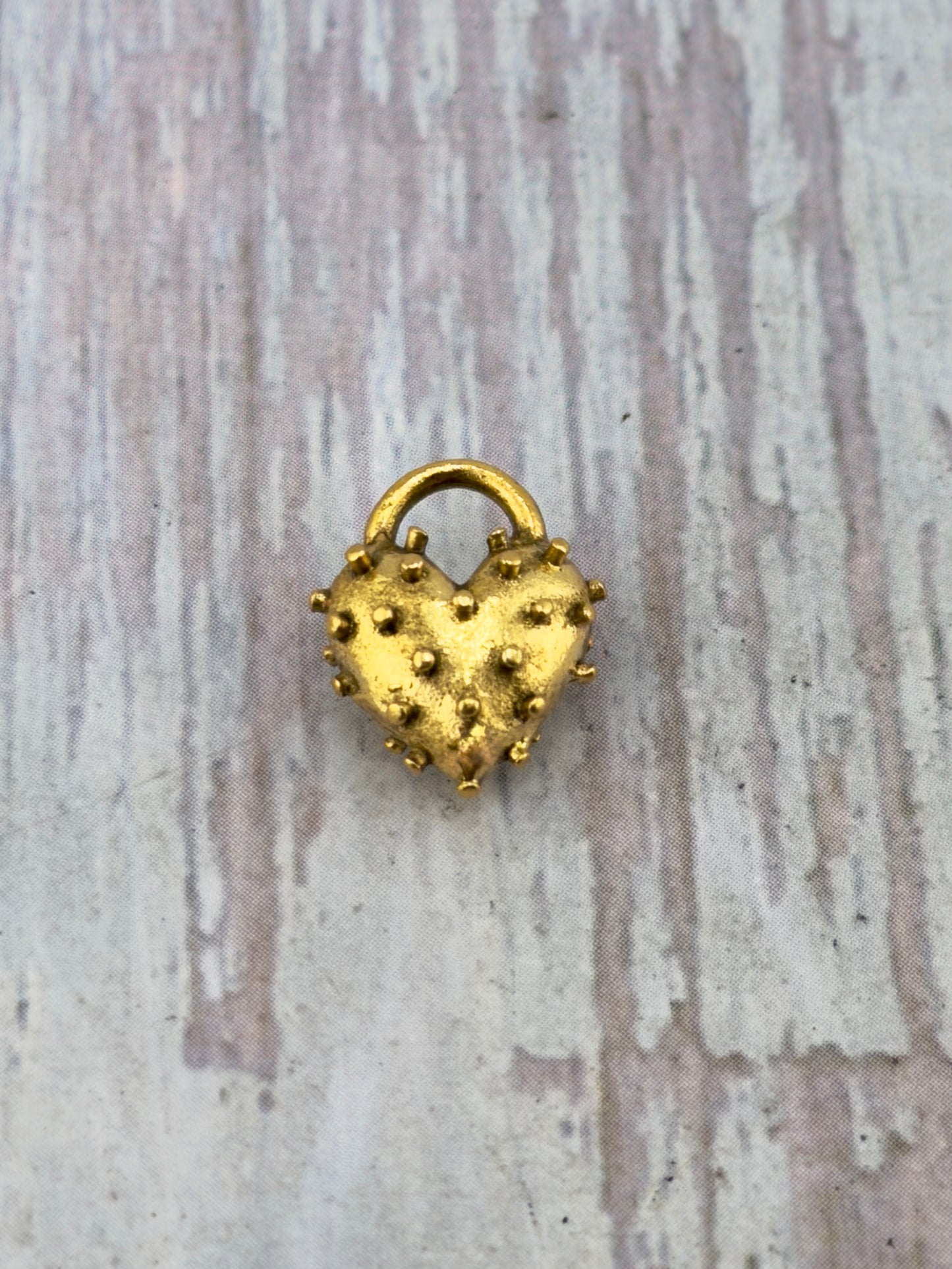 Breloque Cœur Gonflé Pointu, Plaqué Or 18 carats Vieilli - AG016