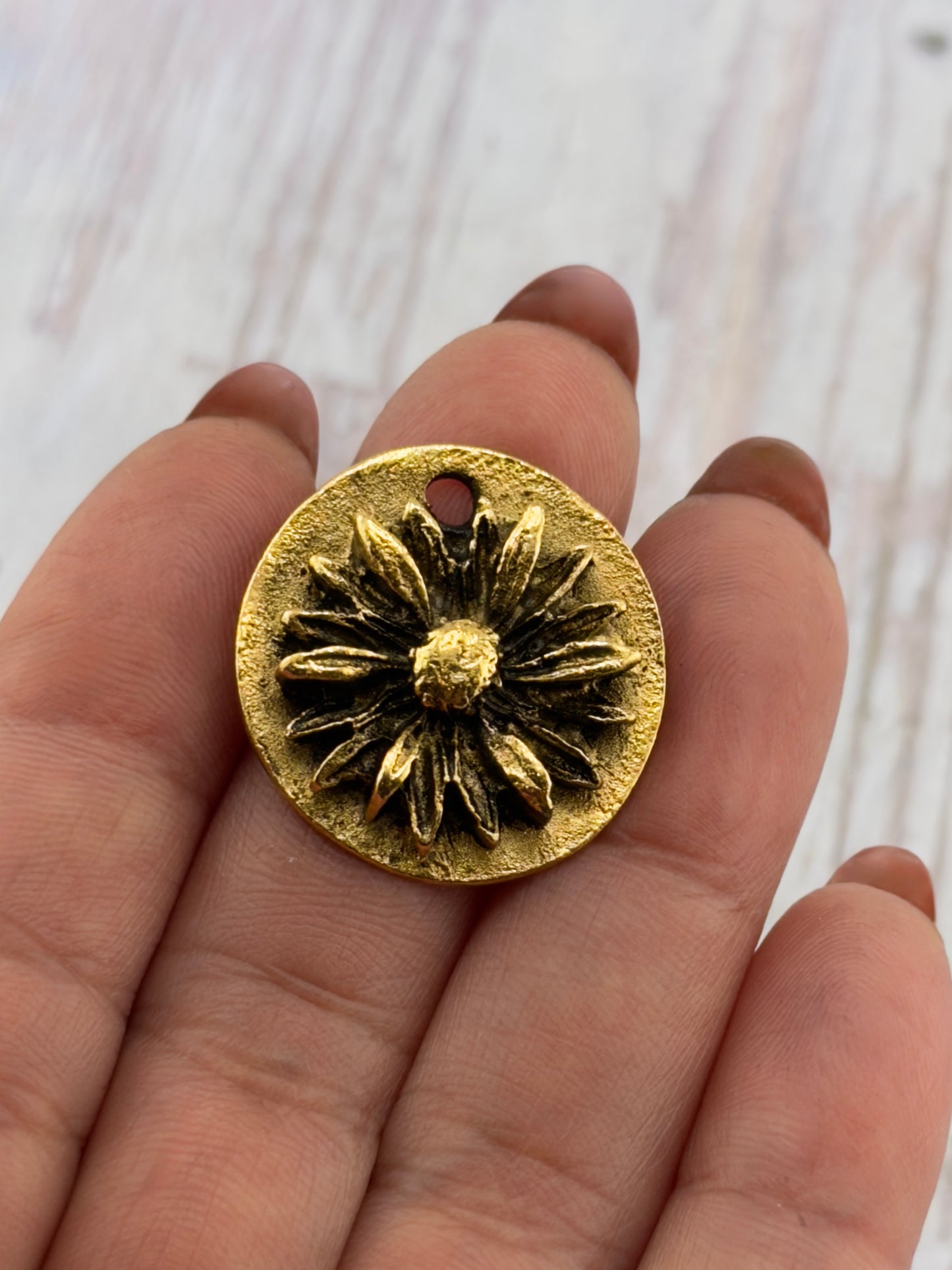 Round Daisy Flower Charm, Antiqued 18k Gold Plated - AG023