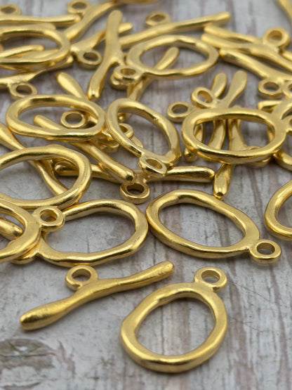 Large Oval Toggle Clasp, Satin 18k Gold Plated - ST197