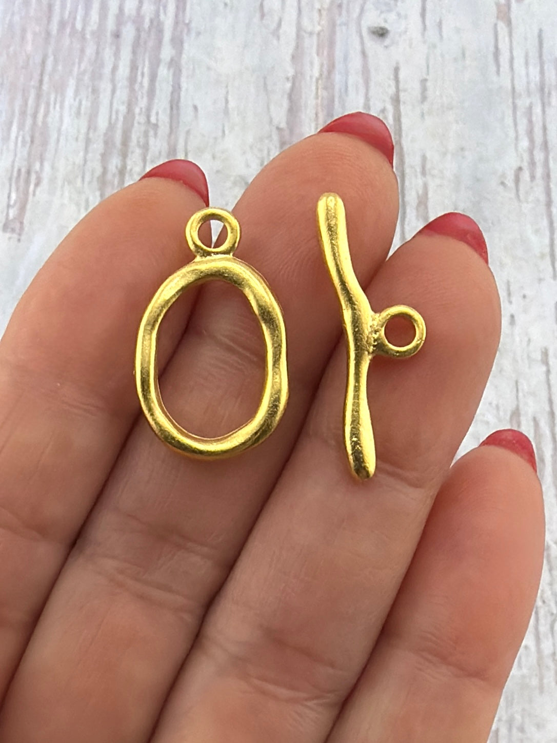 Large Oval Toggle Clasp, Satin 18k Gold Plated - ST197