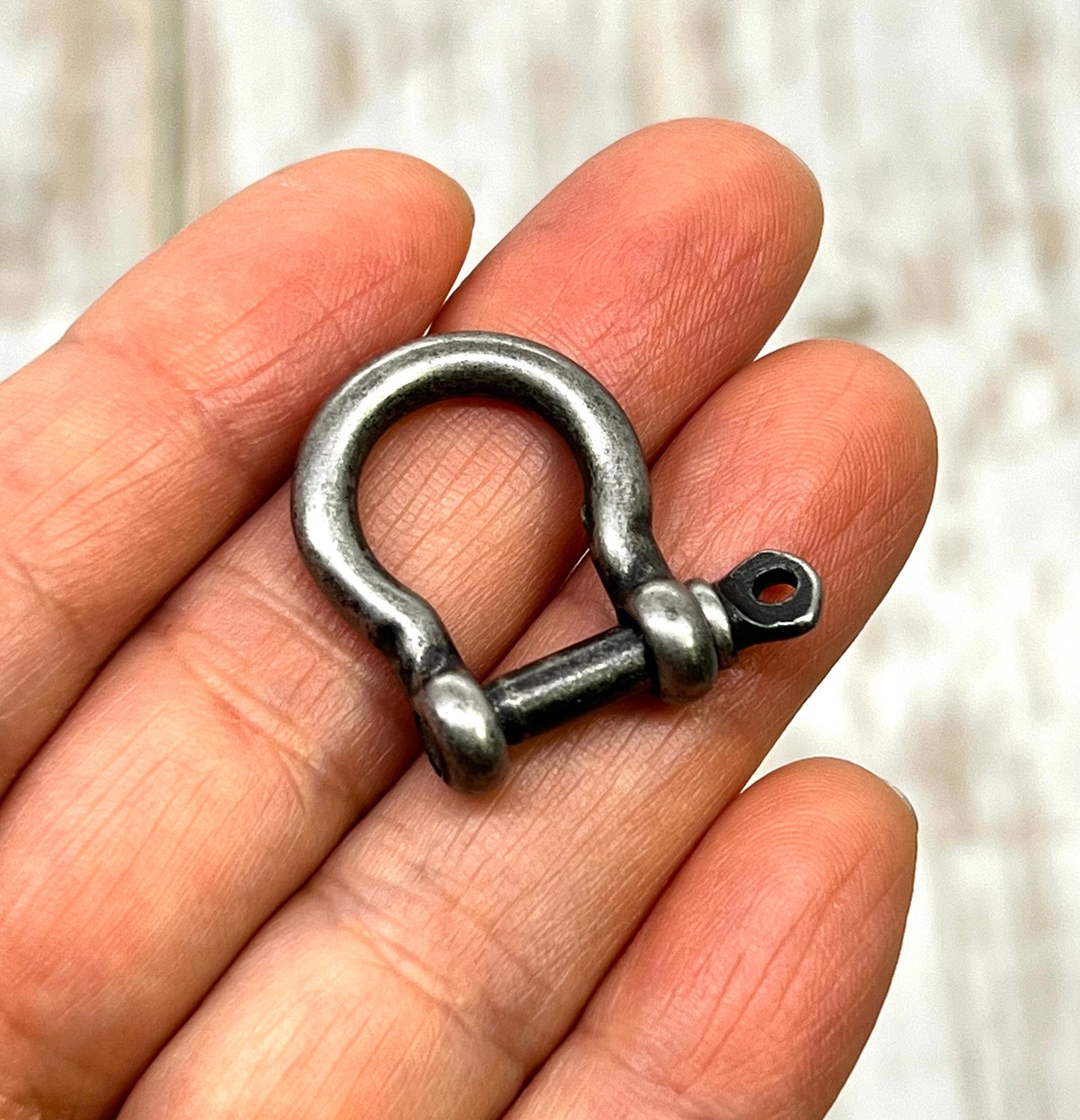 Anchor Shackle Clasp, Antiqued Pewter Plated - PT636