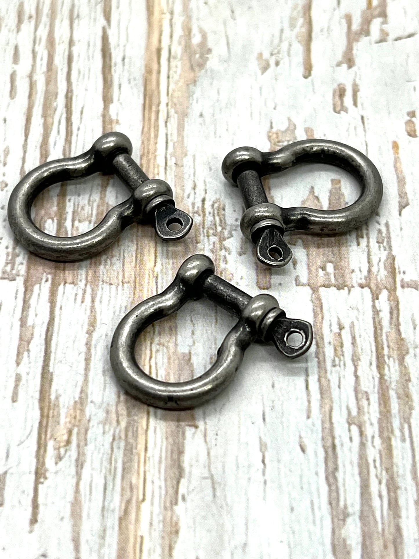 Anchor Shackle Clasp, Antiqued Pewter Plated - PT636