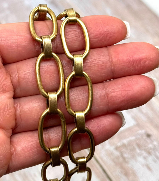 Cadena de eslabones ovalados gruesos y grandes, chapada en oro de 18k envejecido - G094-CH