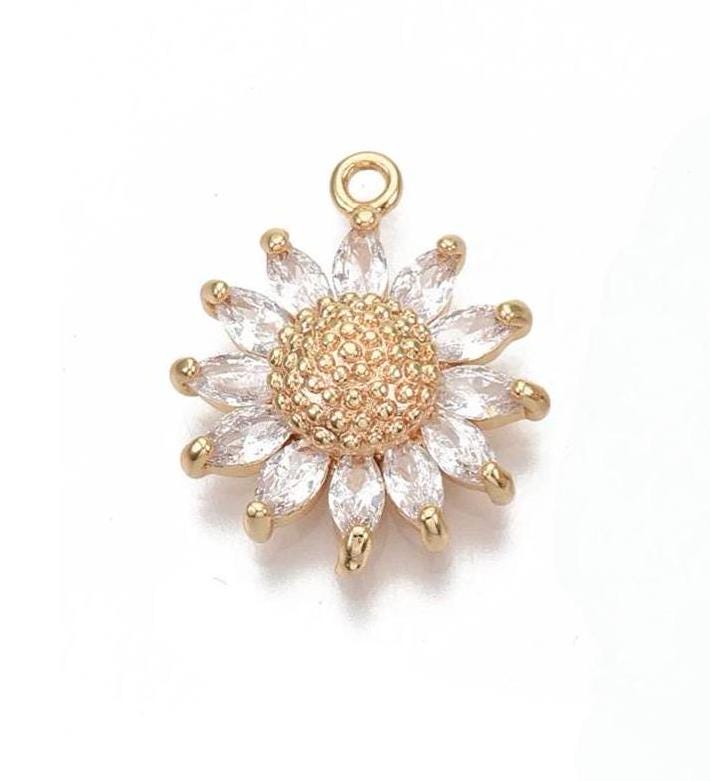 Daisy Micro Pave Charm, Shiny 18k Gold Plated - SY045