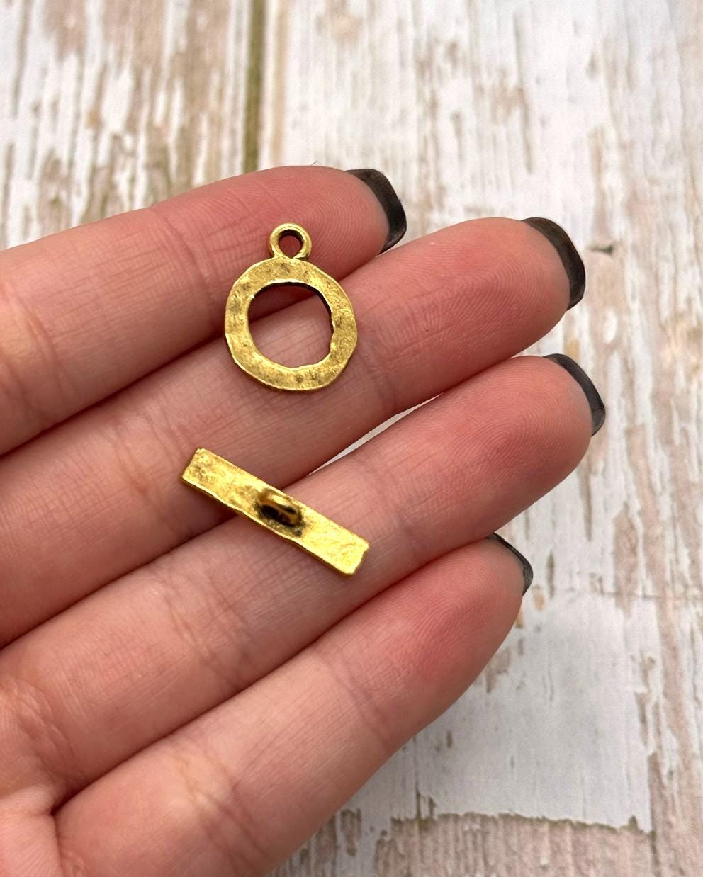 Fermoir à bascule martelé délicat, plaqué or 18 carats vieilli - AG600