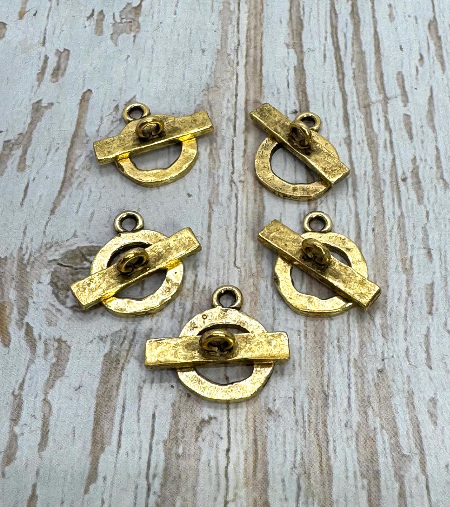 Fermoir à bascule martelé délicat, plaqué or 18 carats vieilli - AG600