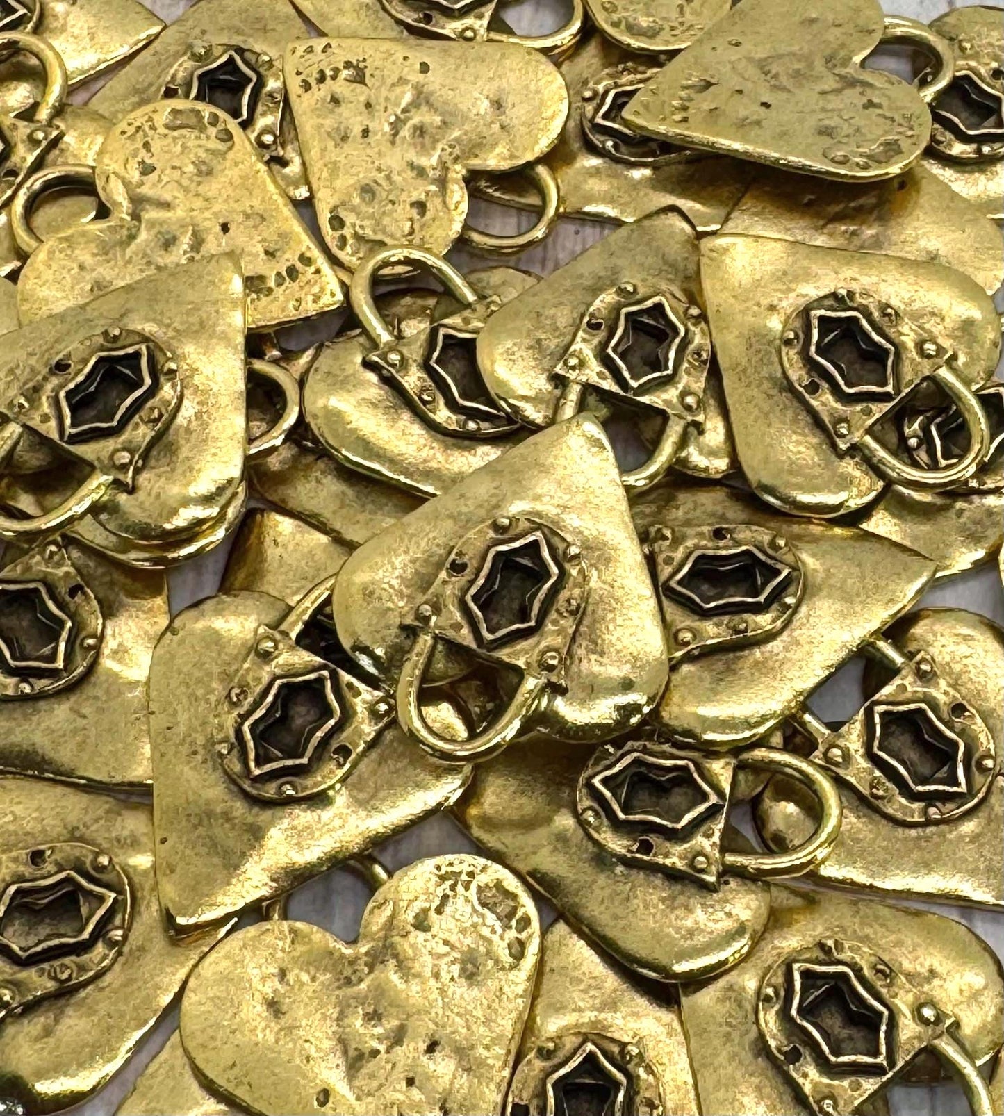 Grand Breloque Cœur Cadenas, Plaqué Or Vieilli - AG024
