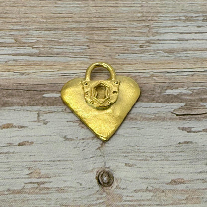 Dije Corazón Candado, Chapado en Oro de 18k Satinado - ST204