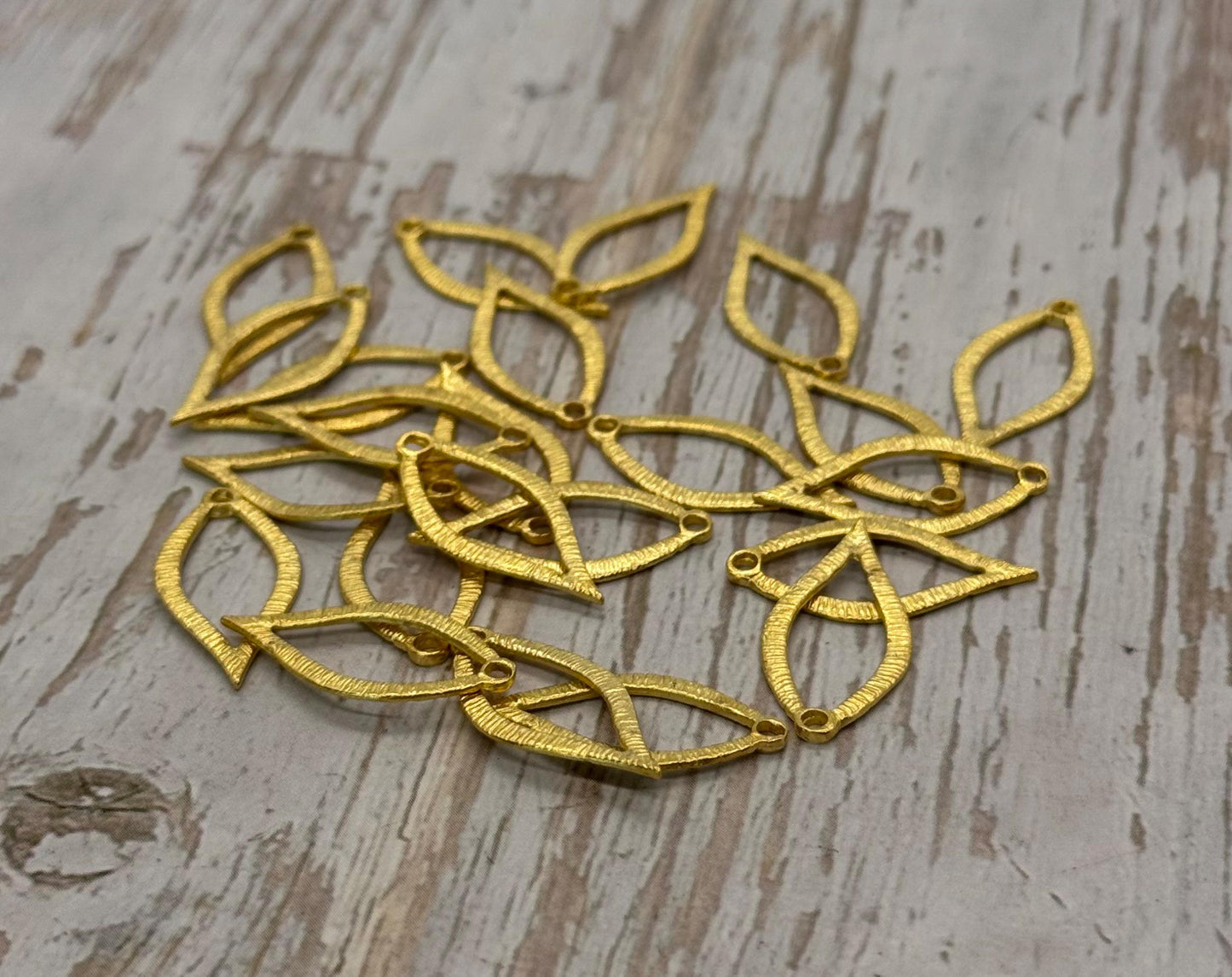 Aros lágrima acanalados (Set de 2), chapado en oro de 18K satinado - ST224