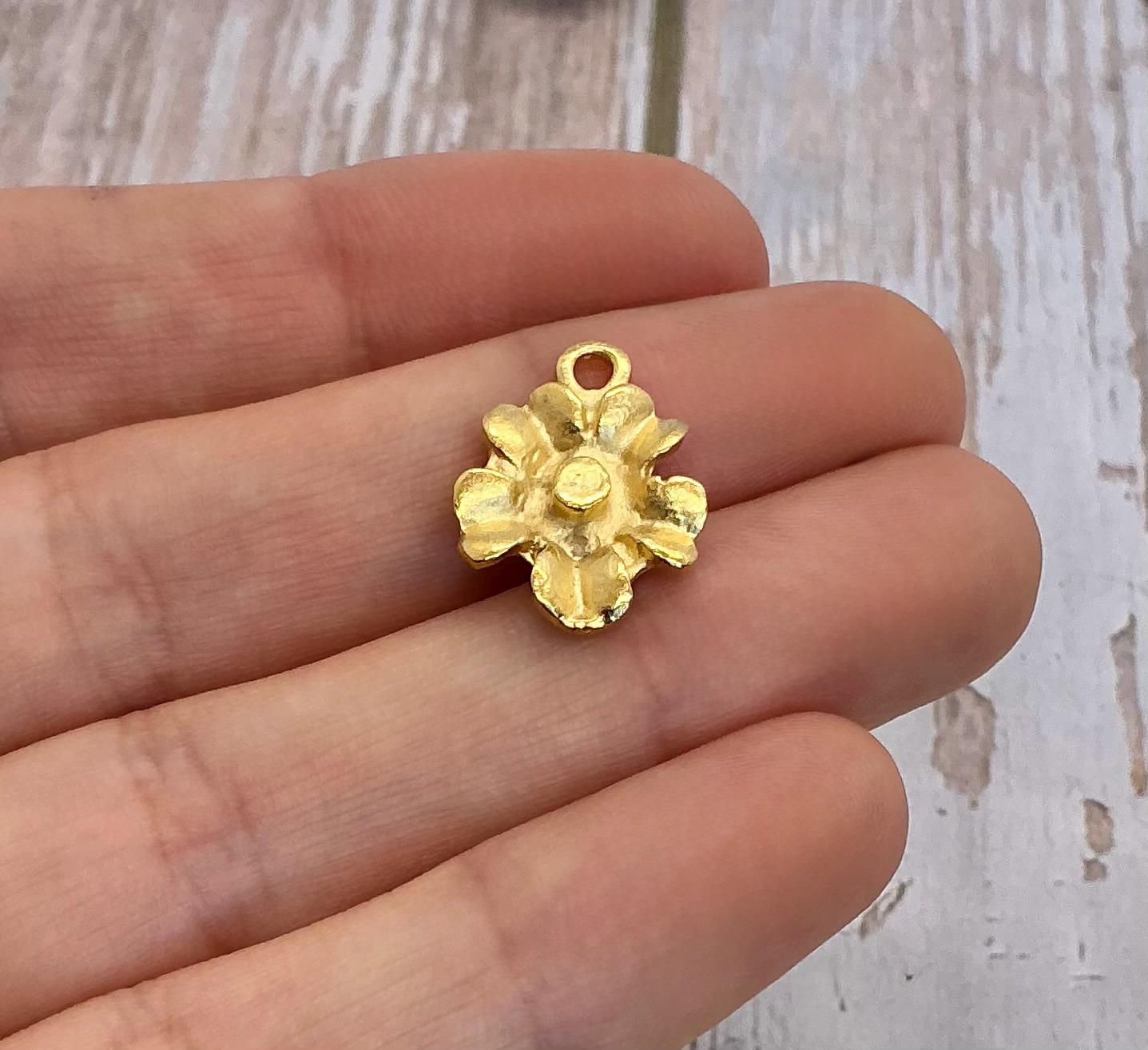 Petit Charme Fleur Moderne, Plaqué Or 18k Satiné - ST221