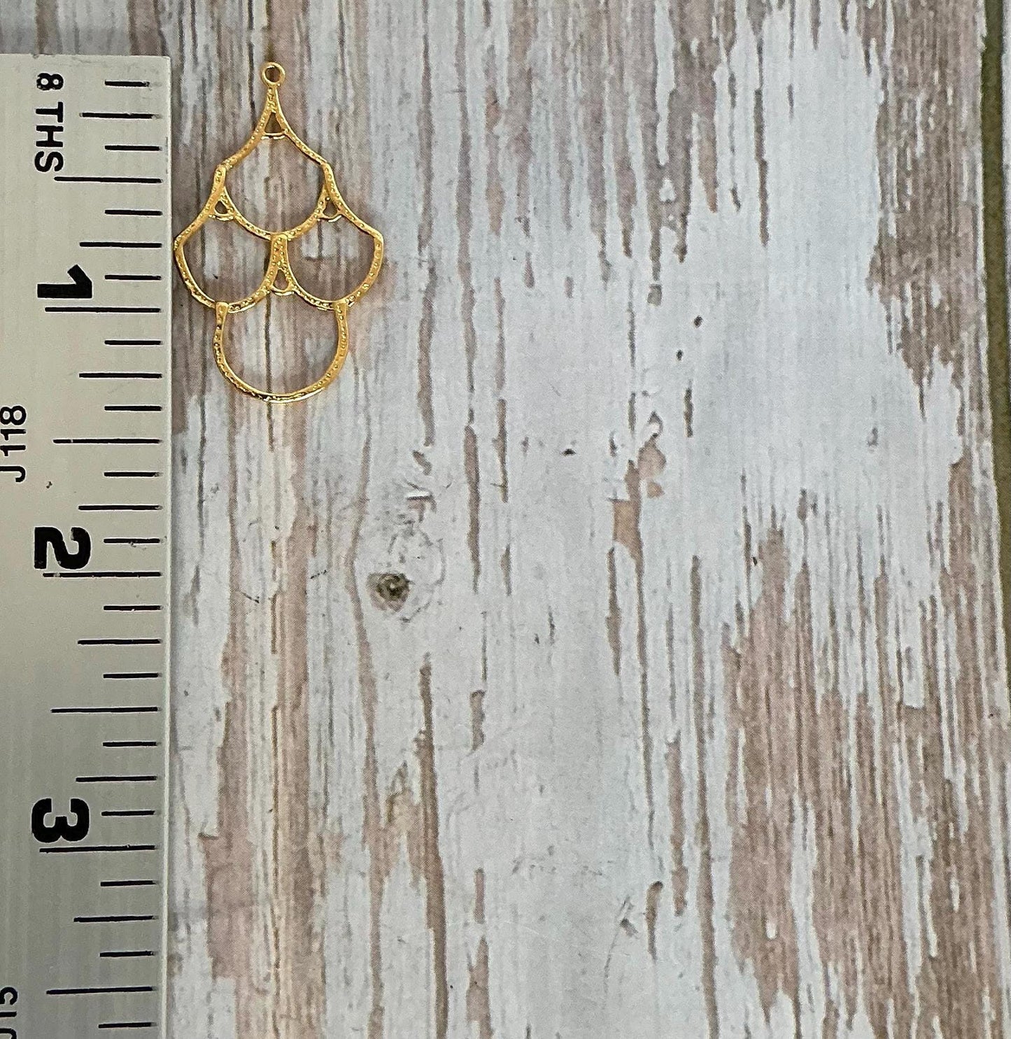 Dije Colgante de Vieira Art Decó, Chapado en Oro de 18K Satinado - ST595