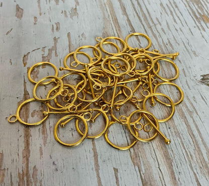 Simple Toggle Clasp, Satin 18K Gold Plated - ST222