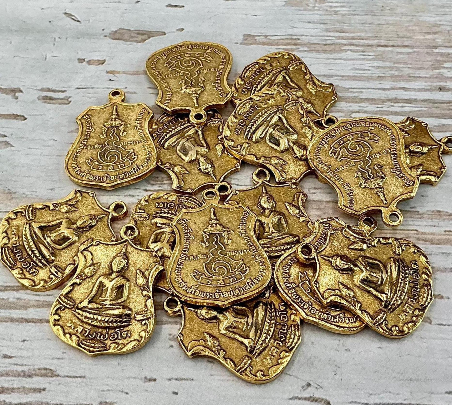 Médaillon Bouddha, plaqué or 18 carats vieilli - AG025