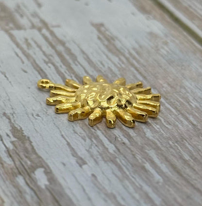 Pendentif Soleil Martelé, Plaqué Or 18 carats Satiné - ST181