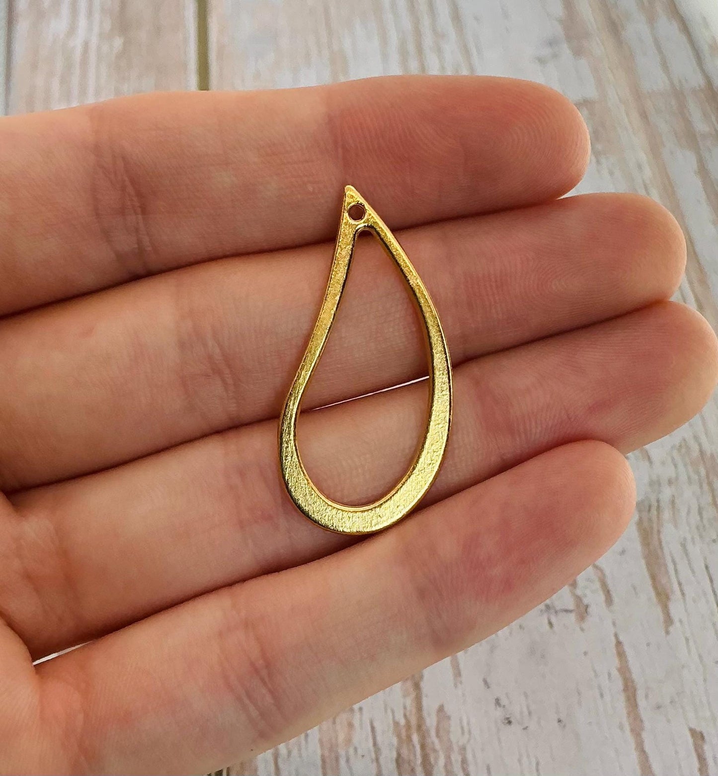 Boucles pendantes en goutte d'eau (lot de 2), plaqué or 18 carats satiné - ST223
