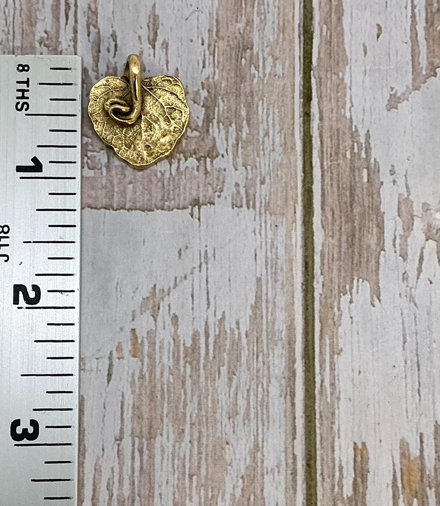 Pendentif Feuille de Mélisse, Plaqué Or 18 Carats Vieilli - AG009