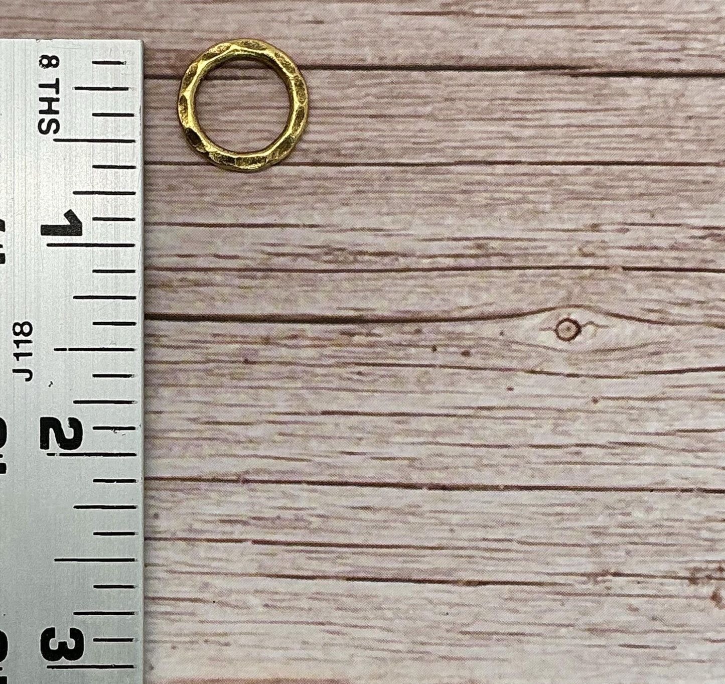 Anneaux brisés martelés 16mm, soudés (lot de 2), plaqué or 18k vieilli - AG018