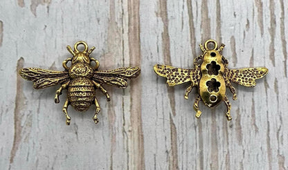 Breloque double face Abeille Reine, plaqué or 18 carats vieilli - AG586