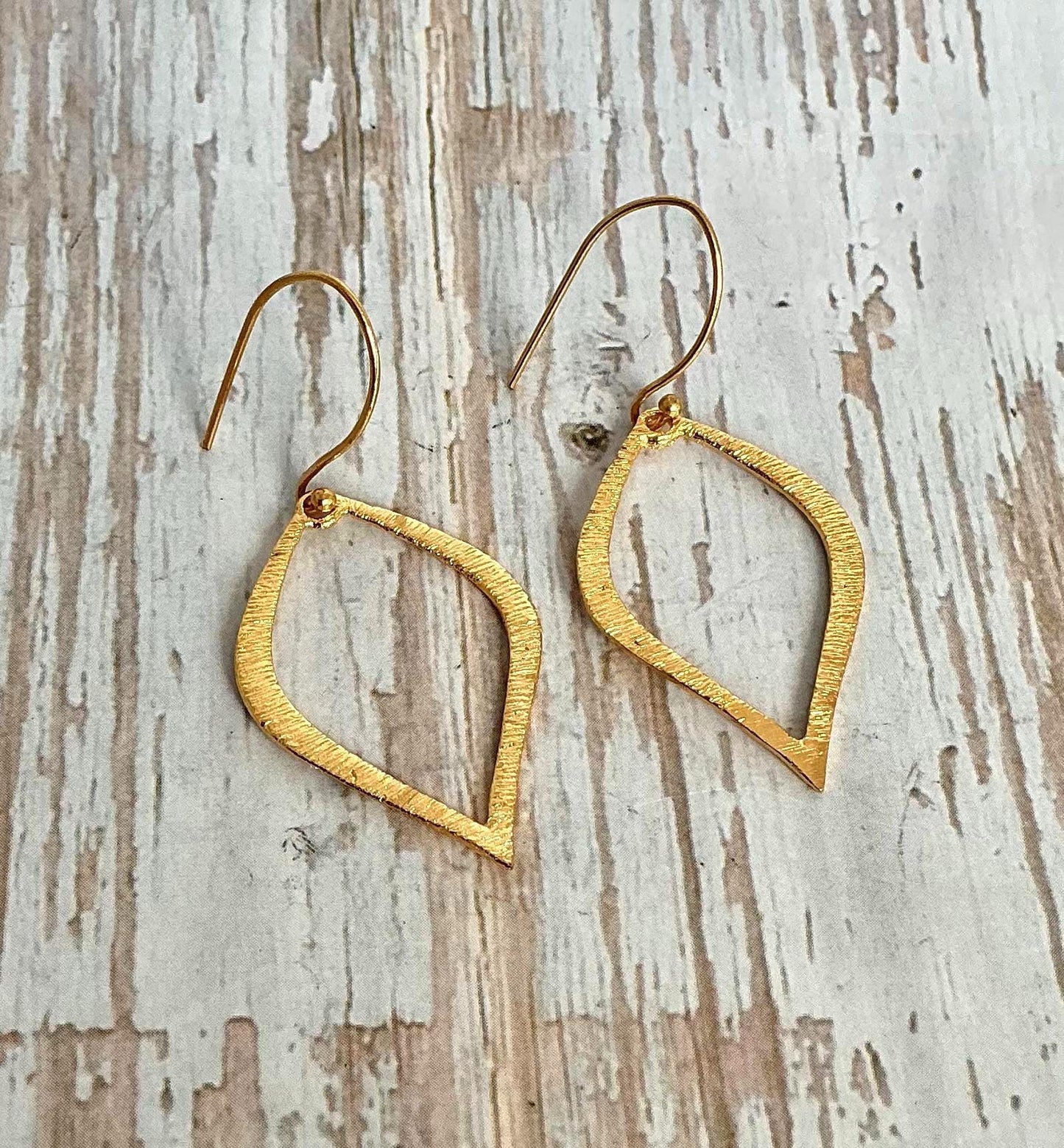 Large Teardrop Loop, Satin 18K Gold Plated- ST605