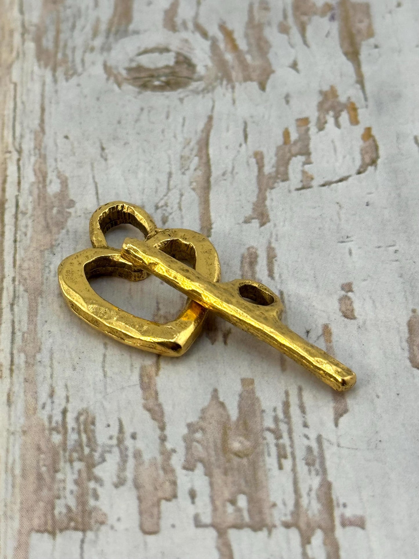 Grand fermoir à bascule en forme de cœur, plaqué or 18 carats vieilli - AG123