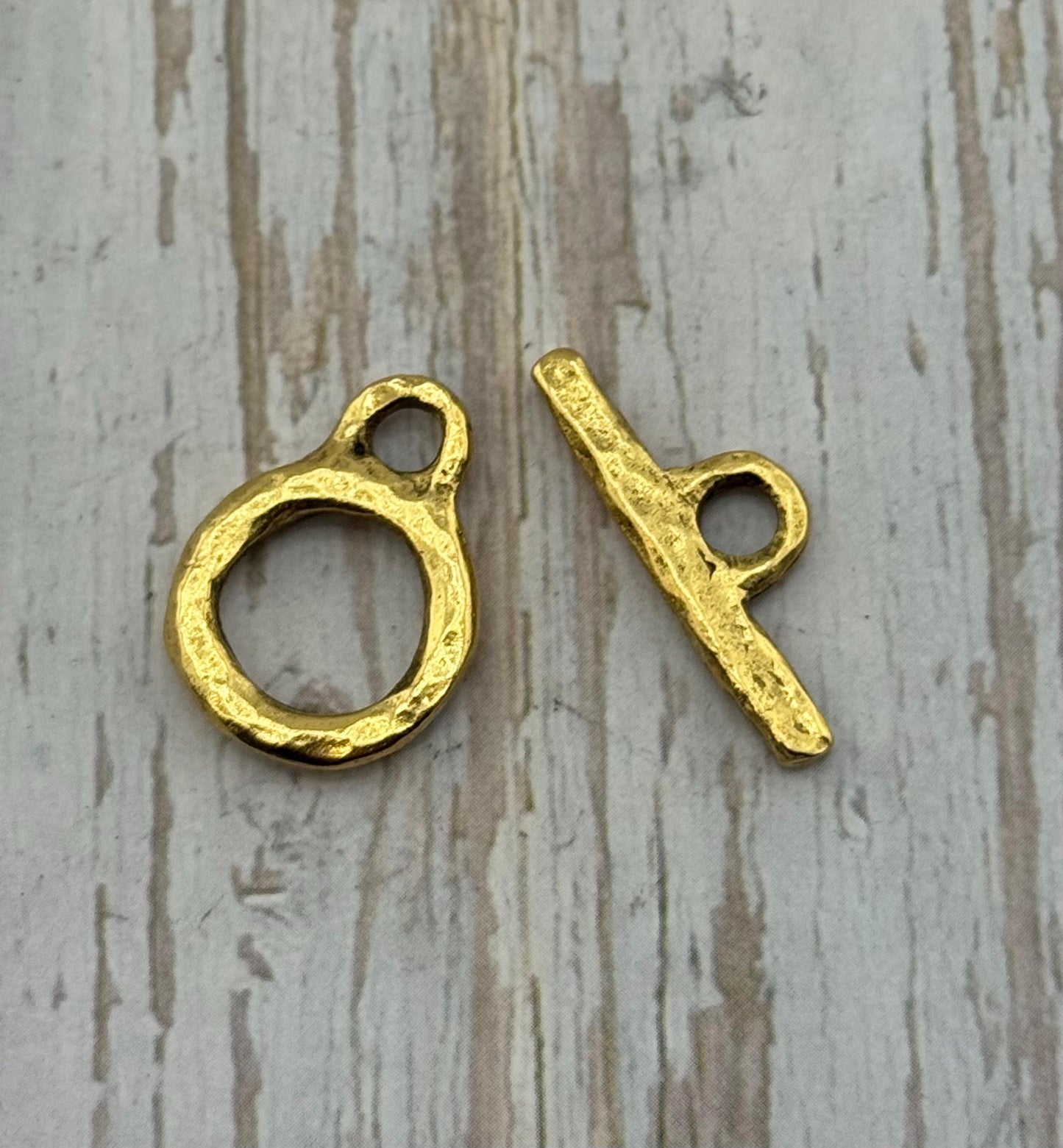Hammered Round Toggle Clasp, Antiqued 18k Gold Plated - AG136