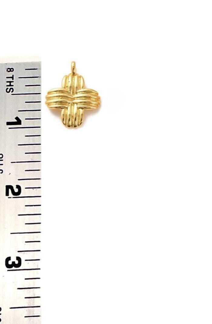 Hatched Cross Pendant, Shiny 18k Gold Plated - SY044