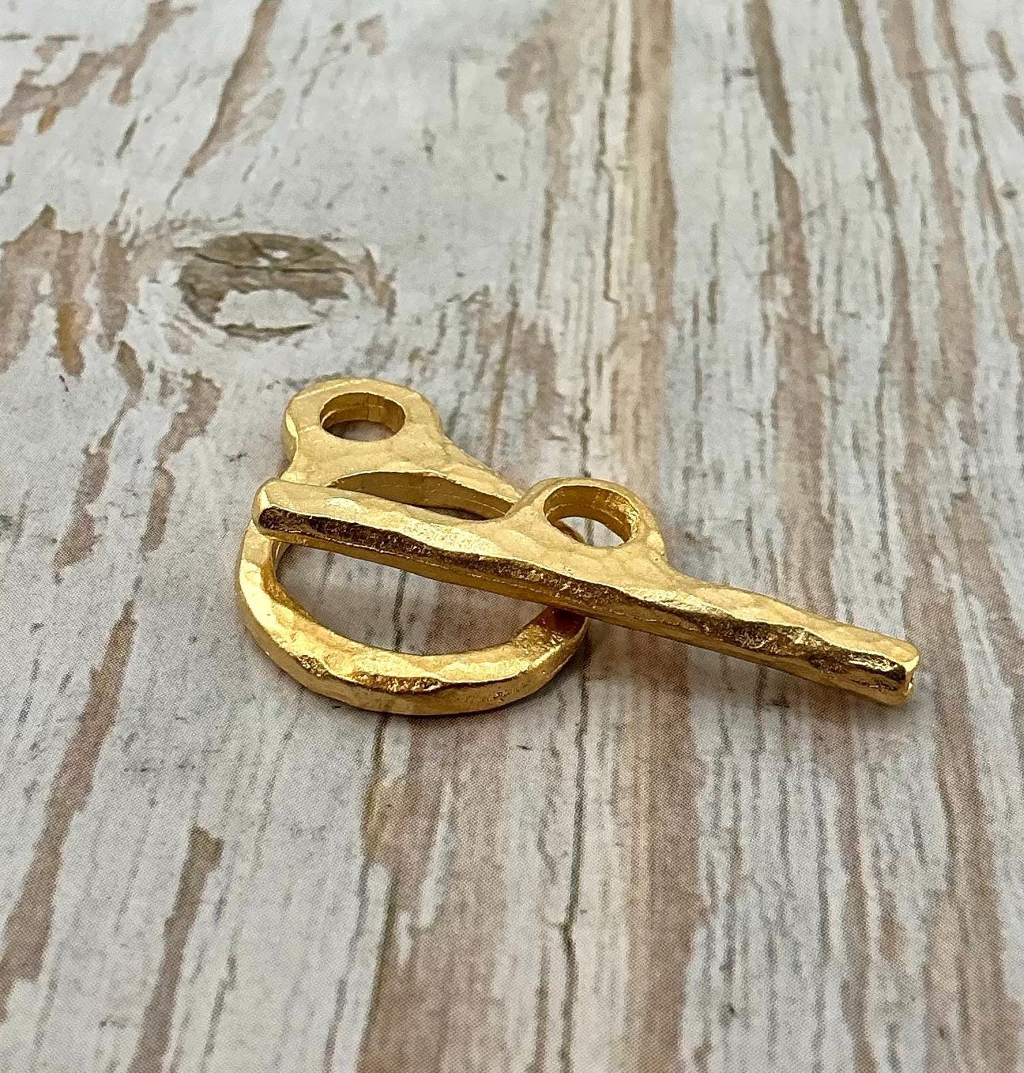 Large Round Toggle Clasp, Satin 18k Gold Plated - ST313