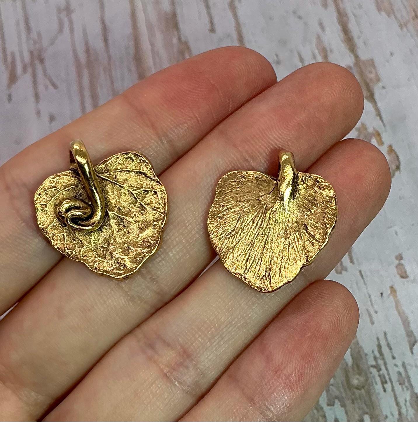 Pendentif Feuille de Mélisse, Plaqué Or 18 Carats Vieilli - AG009