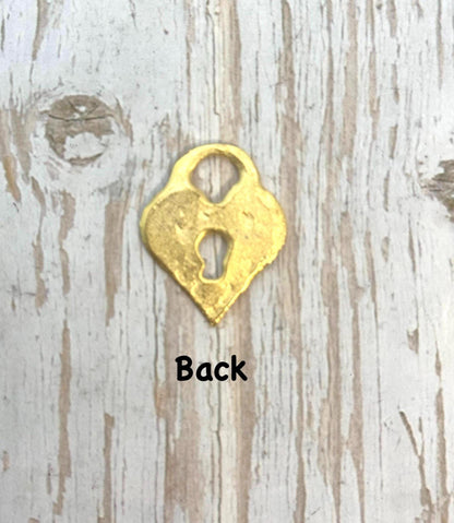Breloque cœur cadenas martelé, plaqué or 18 carats satiné - ST327