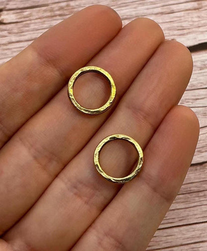 Anneaux de jonction martelés de 12 mm, soudés (lot de 2), plaqué or 18 carats vieilli - AG020