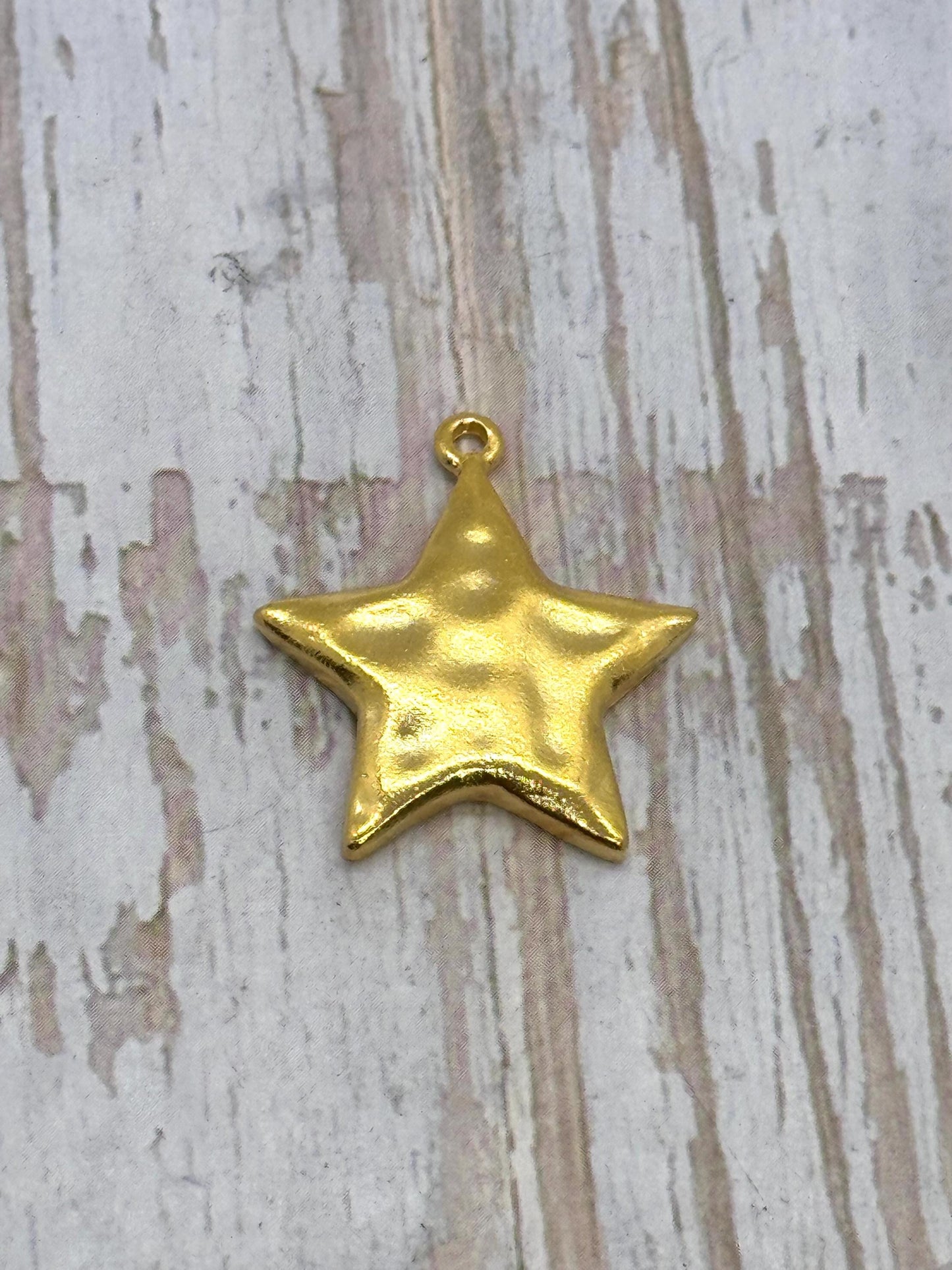 Chunky Hammered Star Charm, Satin 18K Gold Plated - ST188