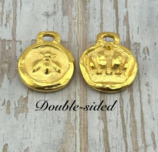 Double-sided Queen Bee Pendant, Satin 18k Gold Plated - ST298