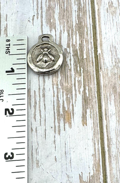 Pendentif Reine des Abeilles double face, étain vieilli - PT478