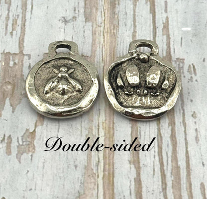 Pendentif Reine des Abeilles double face, étain vieilli - PT478