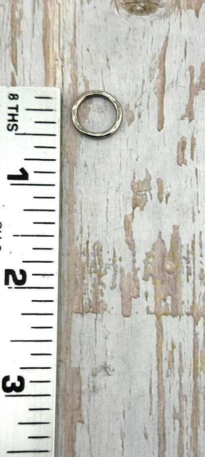 Anillas de conexión de 12 mm martilladas, soldadas (juego de 2), peltre antiguo - PT380