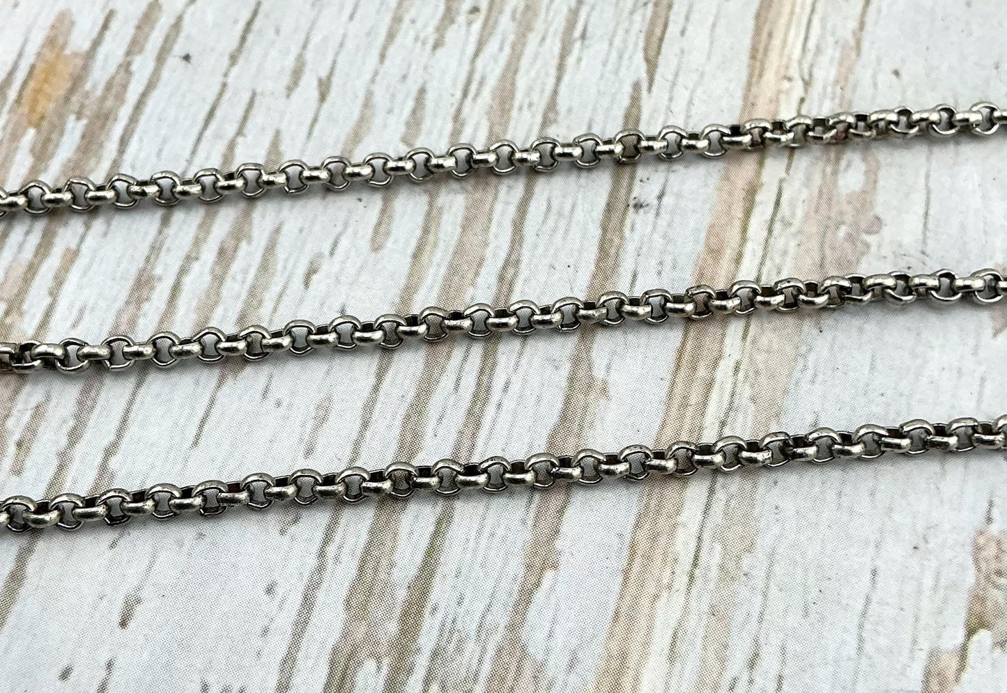 Cadena Belcher Delicada de 2,6 mm, Baño de Peltre Envejecido - P056-CH