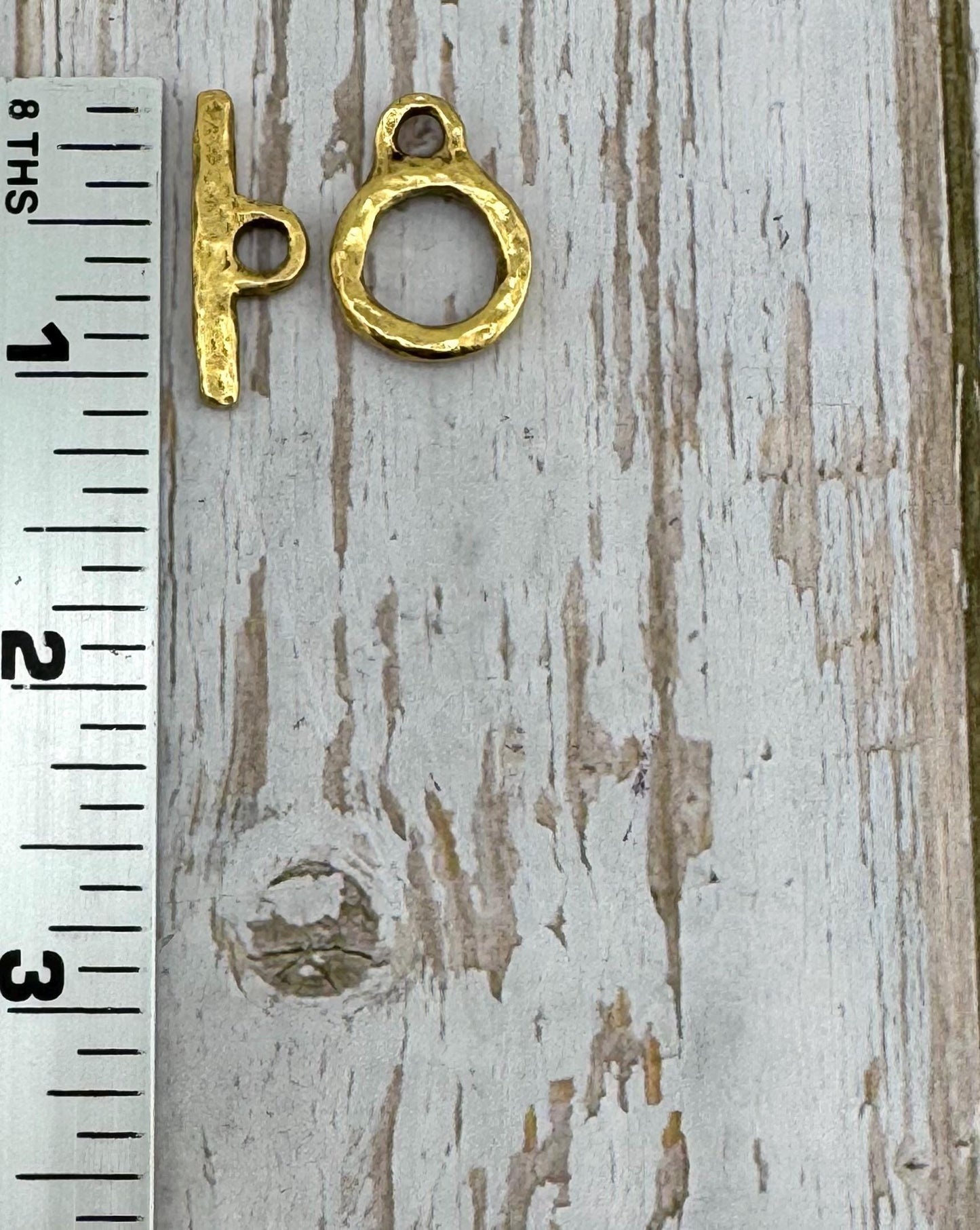 Hammered Round Toggle Clasp, Antiqued 18k Gold Plated - AG136