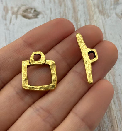 Petit fermoir à bascule carré, plaqué or 18 carats vieilli - AG134