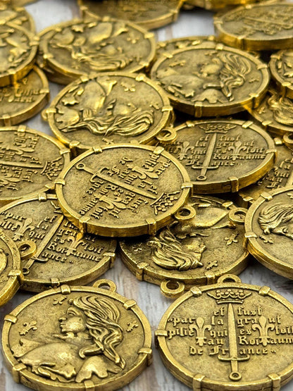 Medalla grande de Juana de Arco con marco, chapada en oro de 18k envejecido - AG152