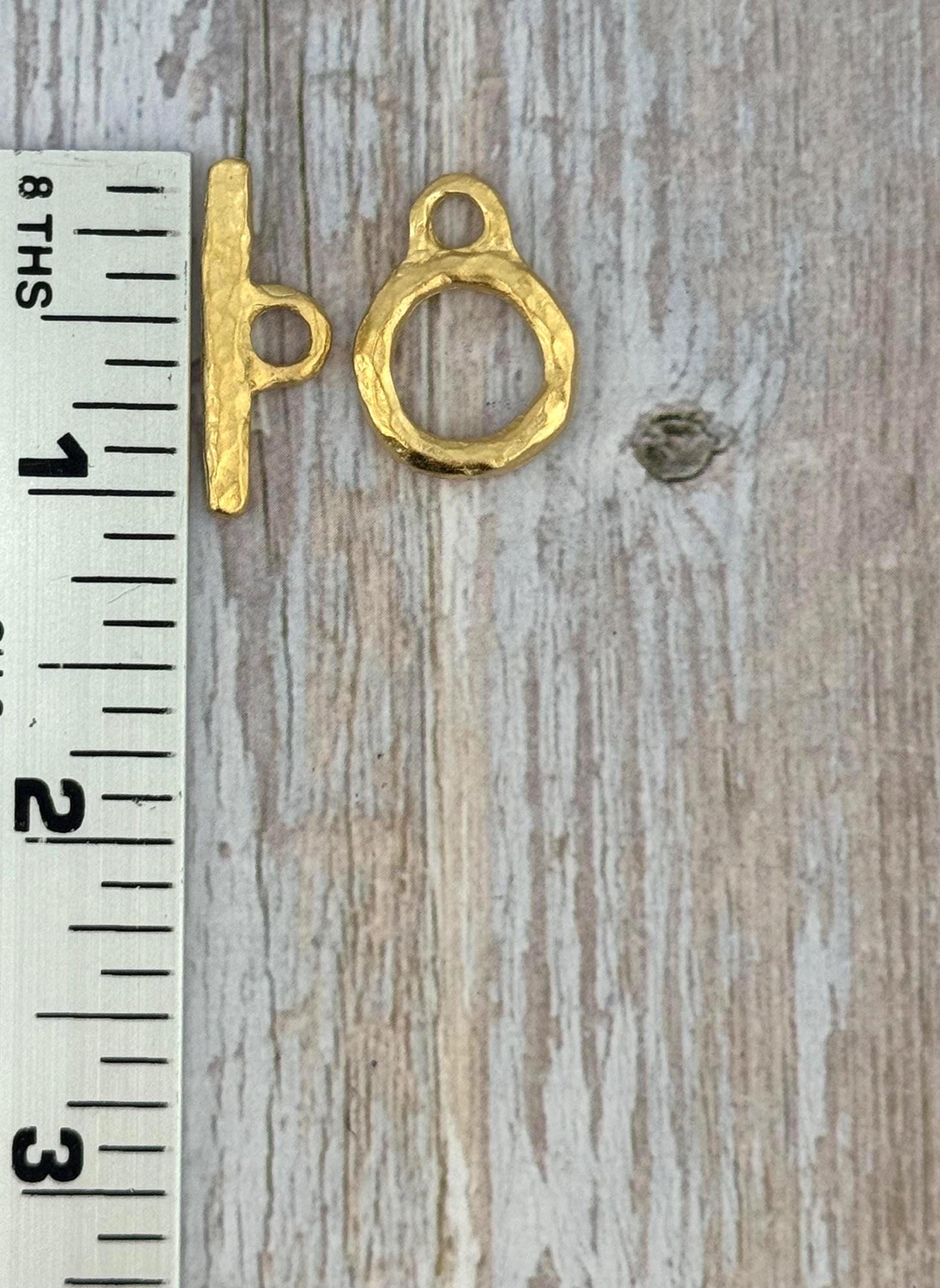 Medium Round Toggle Clasp, Satin 18k Gold Plated - ST316