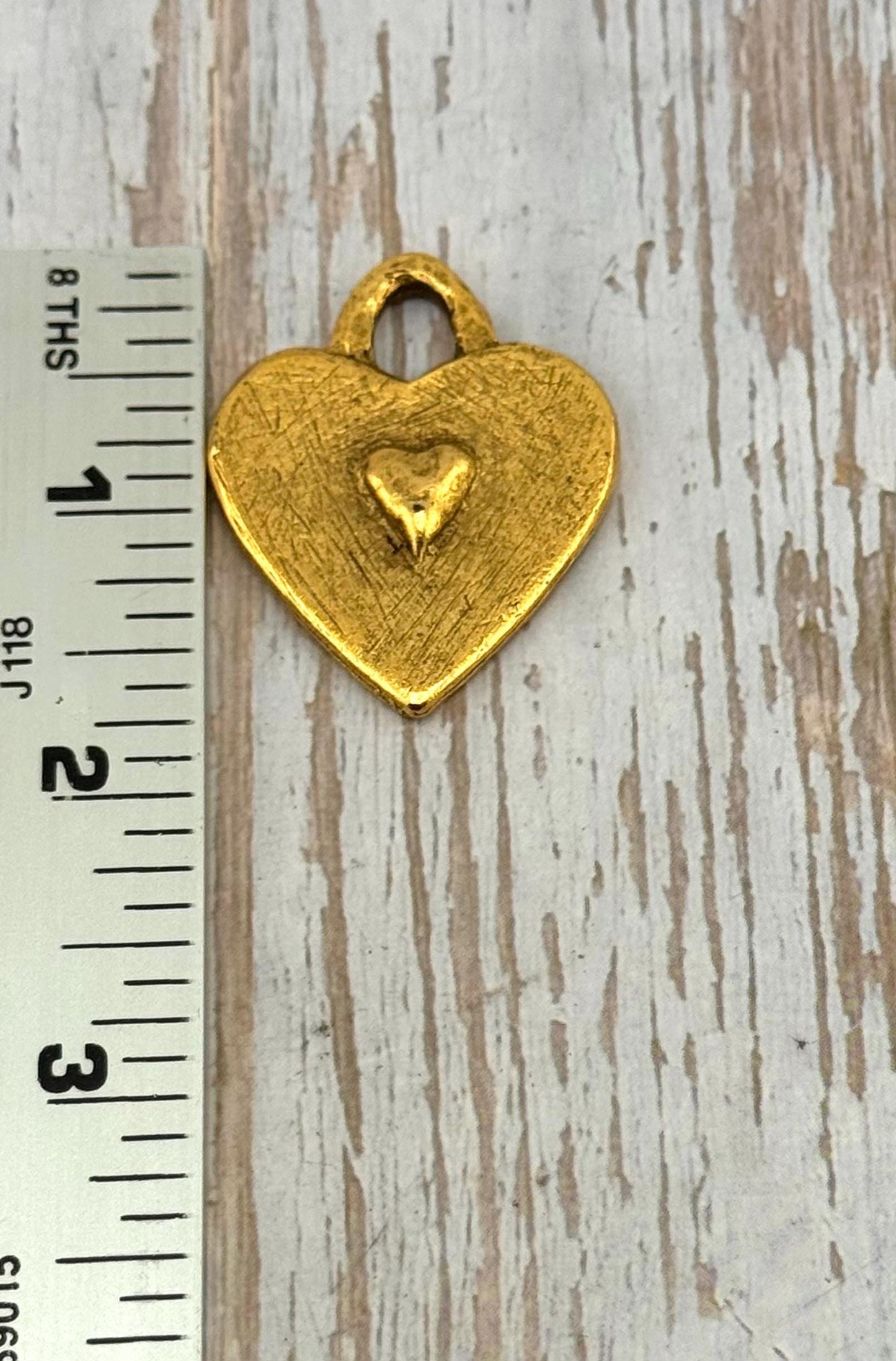 Colgante Corazón de Doble Cara, Chapado en Oro de 18k Envejecido - AG088