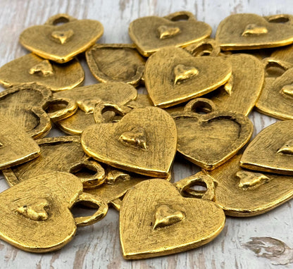 Colgante Corazón de Doble Cara, Chapado en Oro de 18k Envejecido - AG088