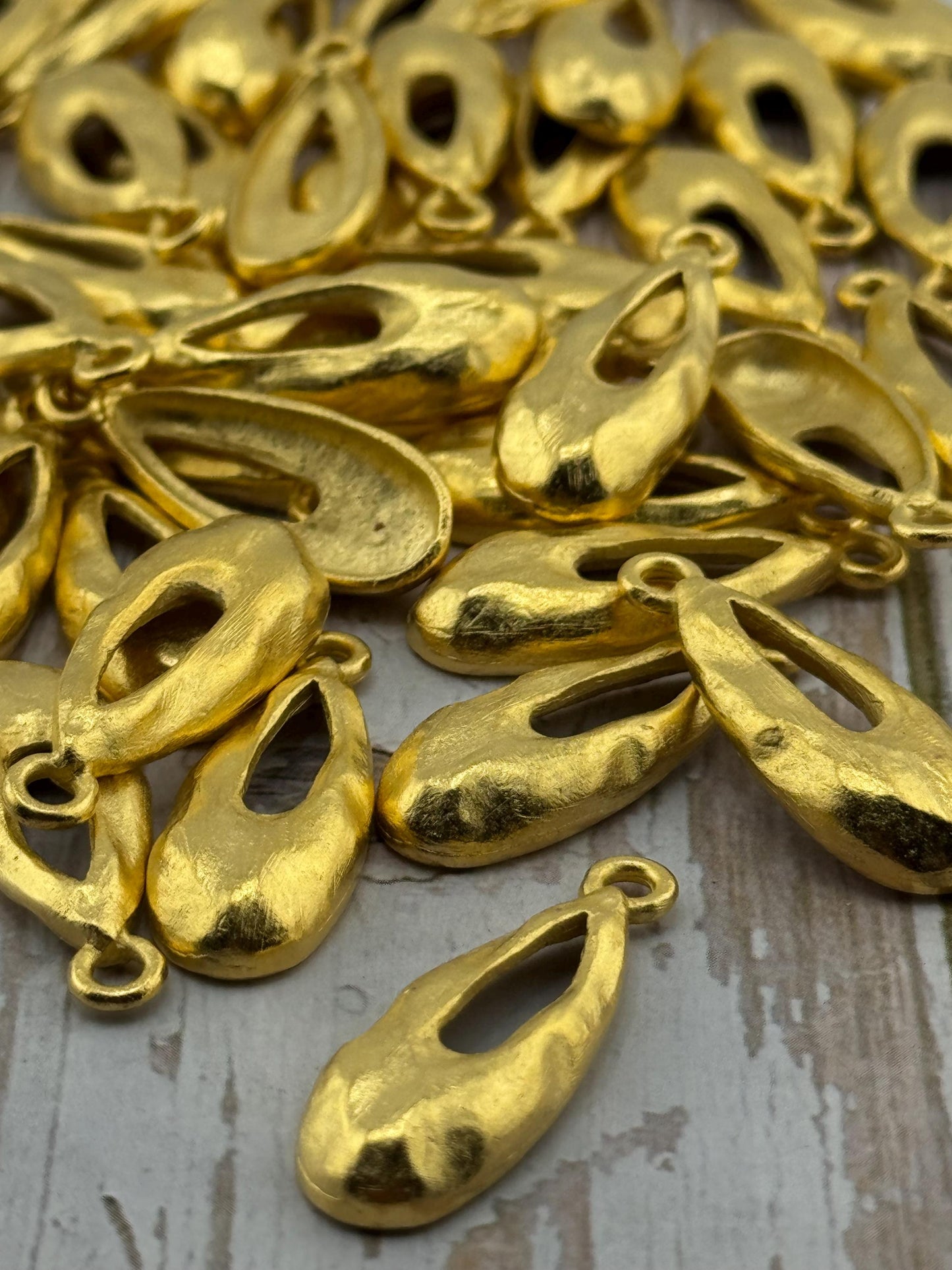 Hammered Teardrop Pendant, Satin 18k Gold Pendants - ST684