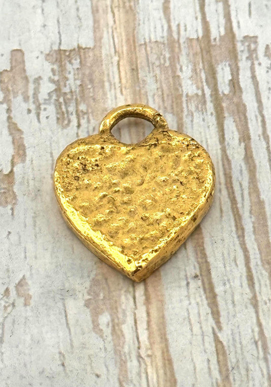 Colgante de corazón martillado grueso, chapado en oro de 18K envejecido - AG090